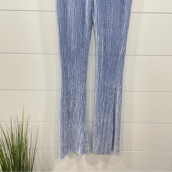Urban Outfitters Rosie Velvet Plisse Flare Pants Size Small - Picture 4 of 10